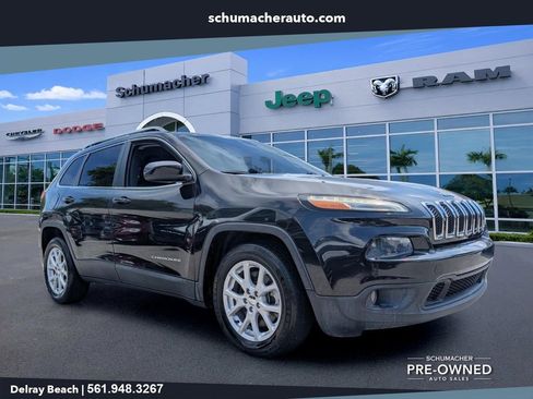 Used 2015 Jeep Cherokee Latitude FWD image 1