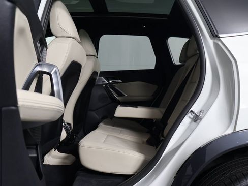 Used 2025 BMW X1 xDrive28i w/ Premium Package image 11