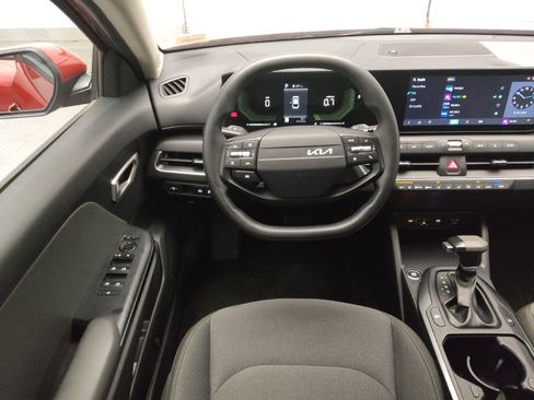 Used 2025 Kia K4 FWD image 22
