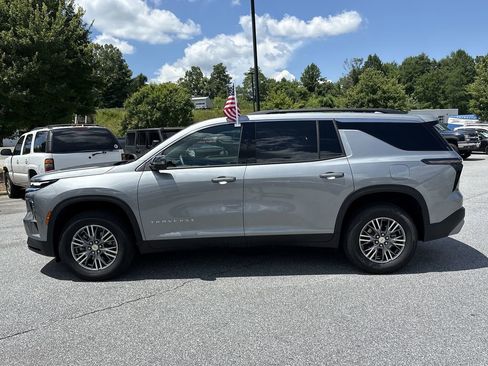 New 2025 Chevrolet Traverse LT image 5