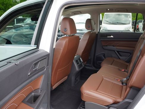 Used 2022 Volkswagen Atlas SE AWD/4WD image 16