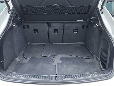 Used 2020 Porsche Macan Turbo image 43