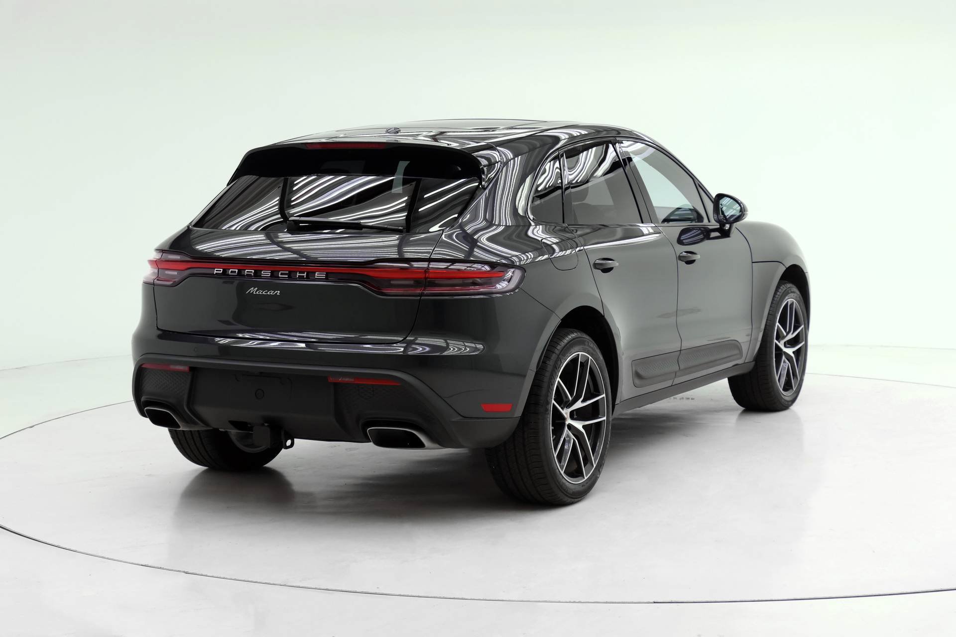 Used 2026 Porsche Macan AWD/4WD image 6
