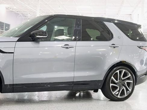 Used 2024 Land Rover Discovery Dynamic SE AWD/4WD image 3