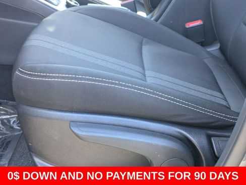 Used 2025 Hyundai Venue SEL FWD image 15