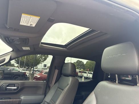 Used 2019 GMC Sierra 1500 Denali w/ Denali Ultimate Package AWD/4WD image 9