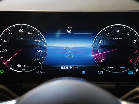 Used 2025 Mercedes-Benz GLA 250 4MATIC image 19