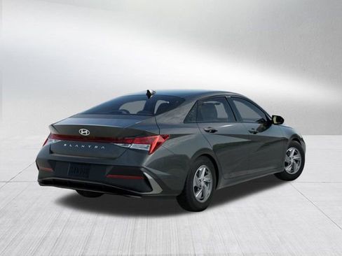 New 2026 Hyundai Elantra SE FWD image 4