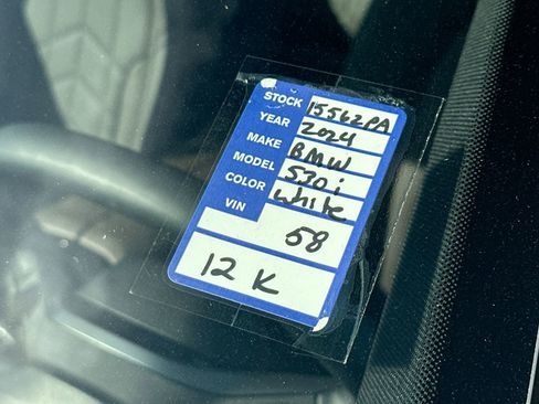 Used 2024 BMW 530i w/ Convenience Package image 27