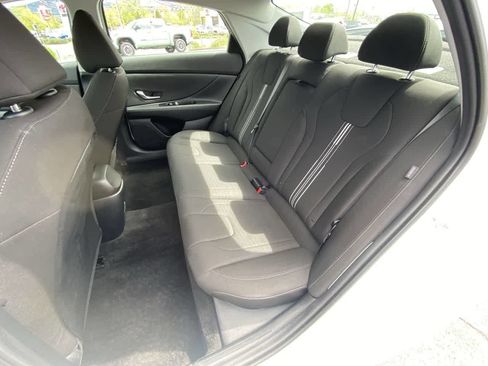 Used 2025 Hyundai Elantra SEL FWD image 23