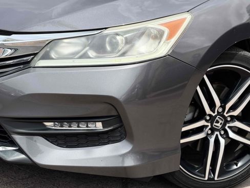 Used 2017 Honda Accord Sport image 6