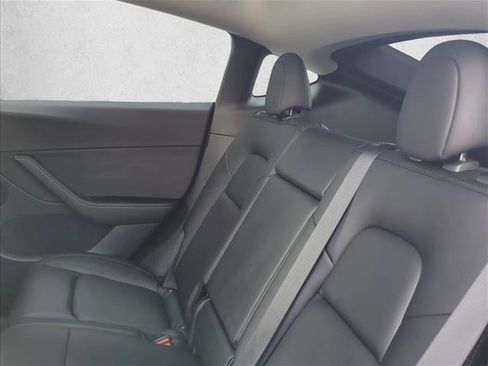 Used 2022 Tesla Model Y Performance image 17