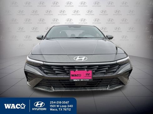 Used 2025 Hyundai Elantra SEL image 9