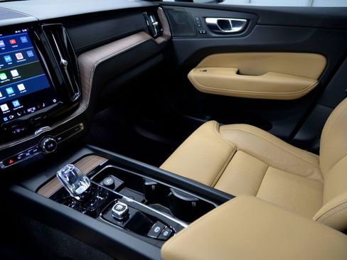 Used 2023 Volvo XC60 T8 Ultimate w/ Protection Package Premier image 27