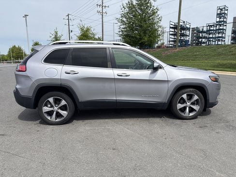Used 2020 Jeep Cherokee Limited FWD image 10