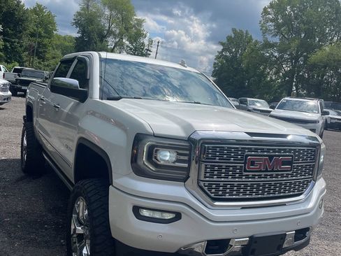 Used 2016 GMC Sierra 1500 Denali w/ Enhanced Driver Alert Package AWD/4WD image 2