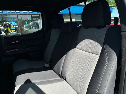Used 2022 Toyota Tacoma TRD Sport w/ Technology Package AWD/4WD image 13