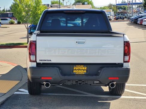 New 2026 Honda Ridgeline Black Edition image 6