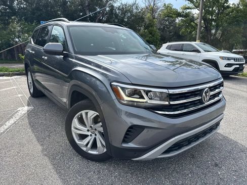 Used 2023 Volkswagen Atlas SE w/ Panoramic Sunroof Package FWD image 4