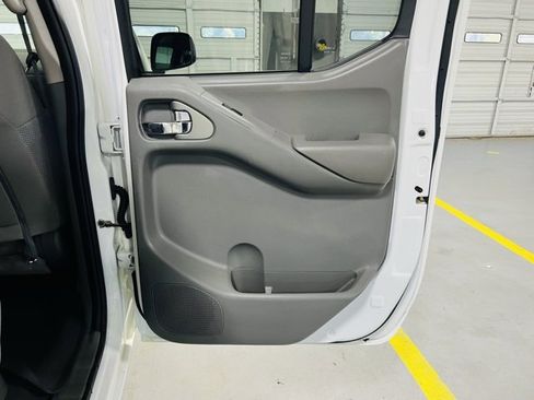 Used 2019 Nissan Frontier SV image 30