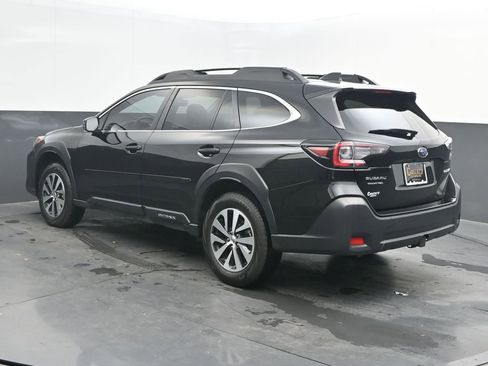 Used 2024 Subaru Outback Premium image 5