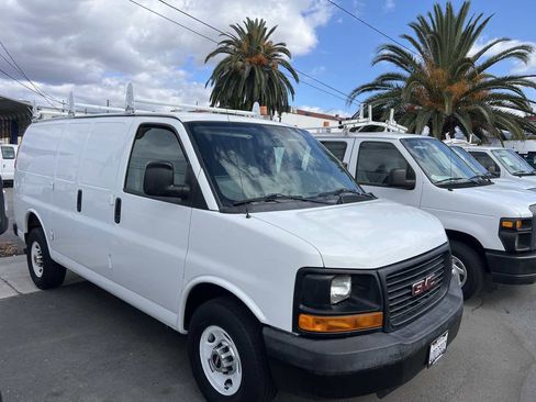 Used 2014 GMC Savana 2500 RWD image 2