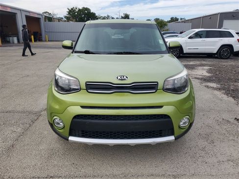 Used 2017 Kia Soul + image 5