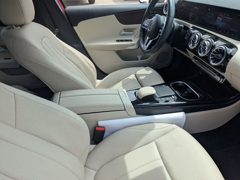 Used 2022 Mercedes-Benz A 220 image 11