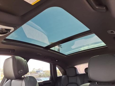 Used 2022 Porsche Macan S image 16