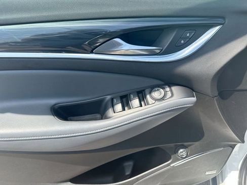 Used 2020 Buick Enclave Essence w/ Sound and Sites Package FWD image 15