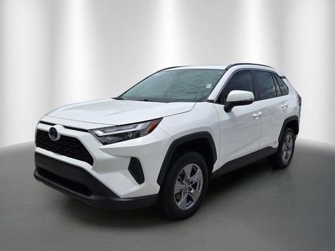 Used 2024 Toyota RAV4 LE AWD/4WD image 2