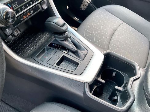 Used 2024 Toyota RAV4 XLE w/ Convenience Package FWD image 17