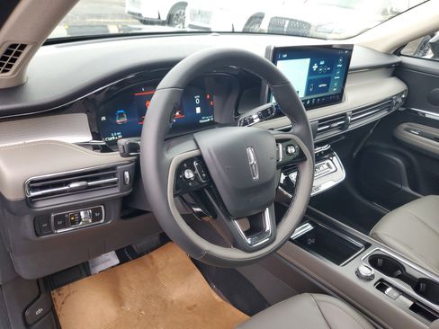 New 2026 Lincoln Corsair Premiere image 13