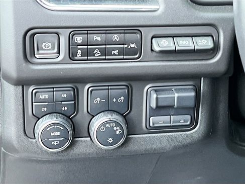 Used 2023 Chevrolet Suburban High Country w/ Advanced Technology Package image 10