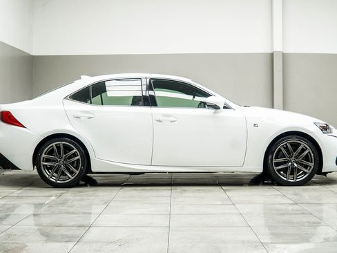 Used 2019 Lexus IS 300 image 6