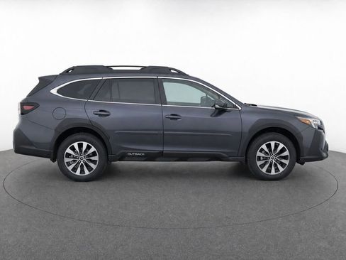Used 2024 Subaru Outback Premium AWD/4WD image 8