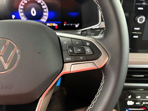 New 2025 Volkswagen Taos SE image 13