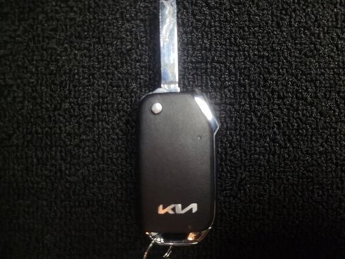 Used 2023 Kia Forte LXS w/ LXS Technology Package FWD image 32