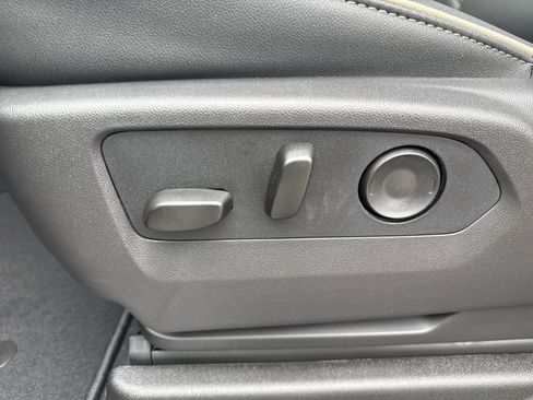 New 2026 GMC Yukon Elevation image 13