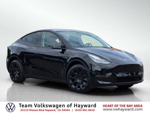 Used 2023 Tesla Model Y Long Range AWD/4WD image 1
