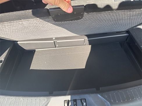 Used 2022 Ford Explorer Limited image 16