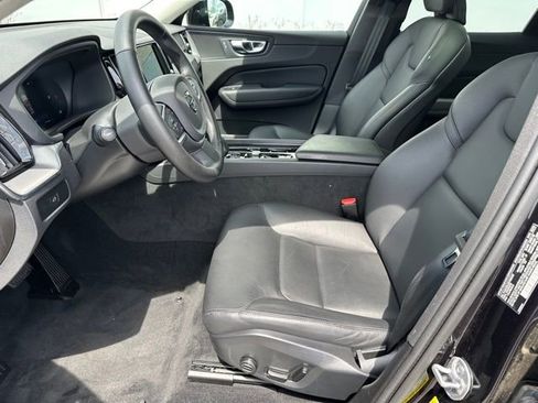 Used 2025 Volvo XC60 B5 Core AWD/4WD image 17