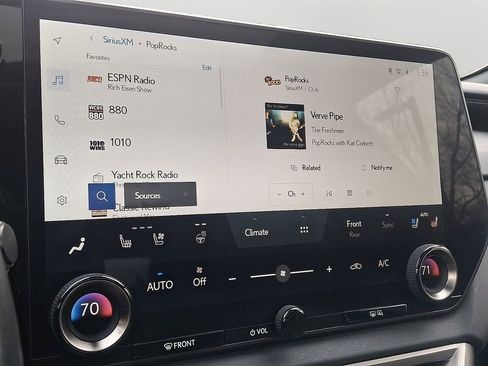 Used 2023 Lexus RX 350 Premium image 17