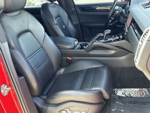 Used 2021 Porsche Cayenne S image 20