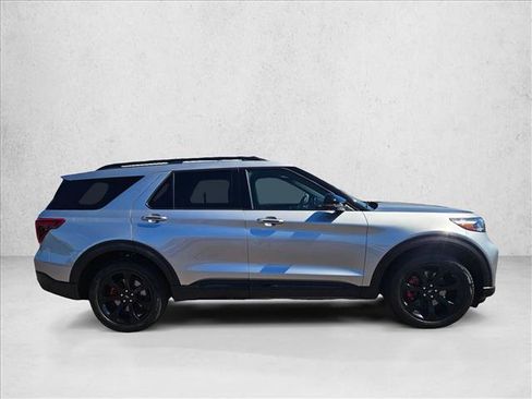 Certified 2022 Ford Explorer ST w/ Equipment Group 401A AWD/4WD image 4