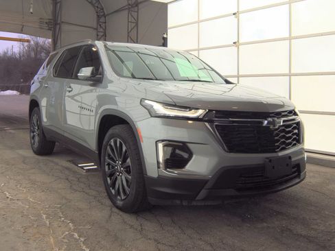 Used 2024 Chevrolet Traverse RS image 6