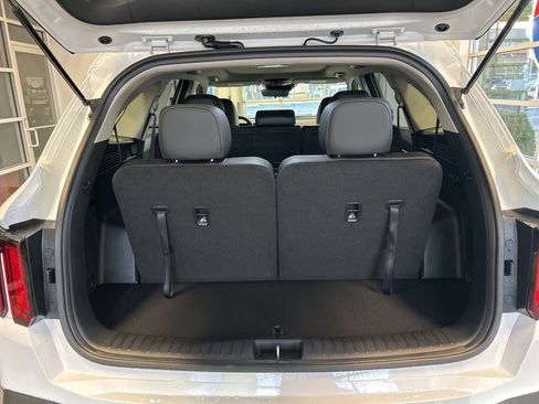 New 2026 Kia Sorento S w/ S Panoramic Sunroof Package FWD image 9