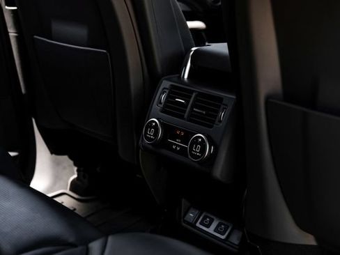 New 2026 Land Rover Discovery Limited Edition AWD/4WD image 51