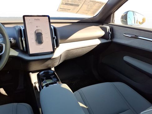 New 2025 Volvo EX30 Plus w/ Protection Package Premier image 9