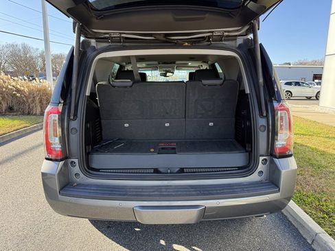Used 2019 GMC Yukon SLT w/ Premium Edition image 18